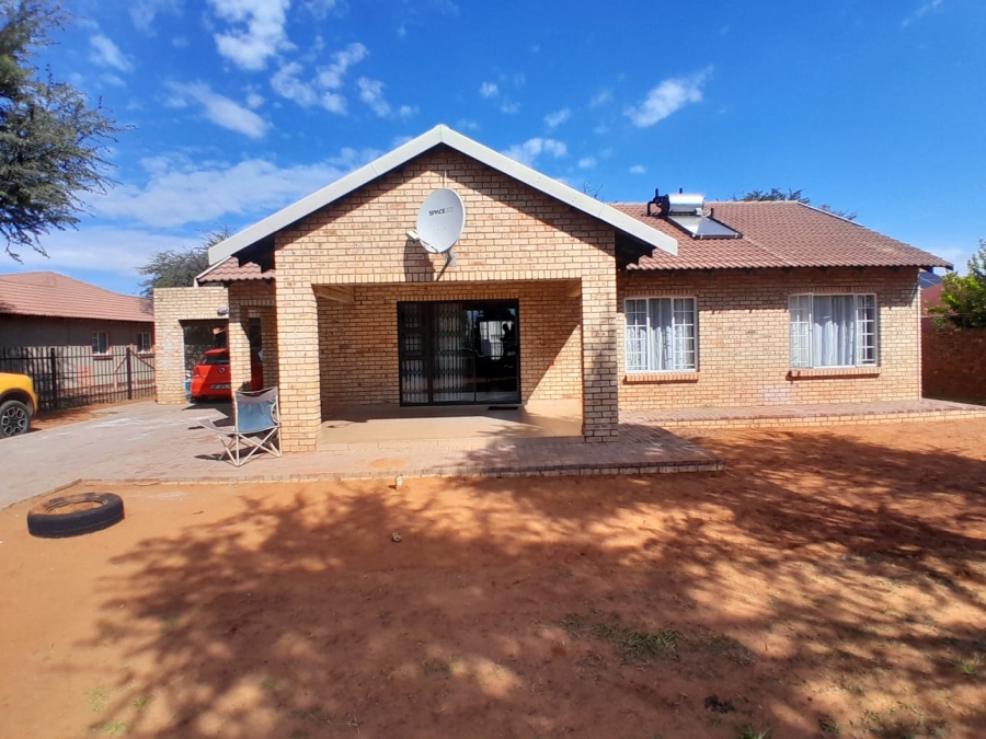 To Let 3 Bedroom Property for Rent in Kathu Northern Cape